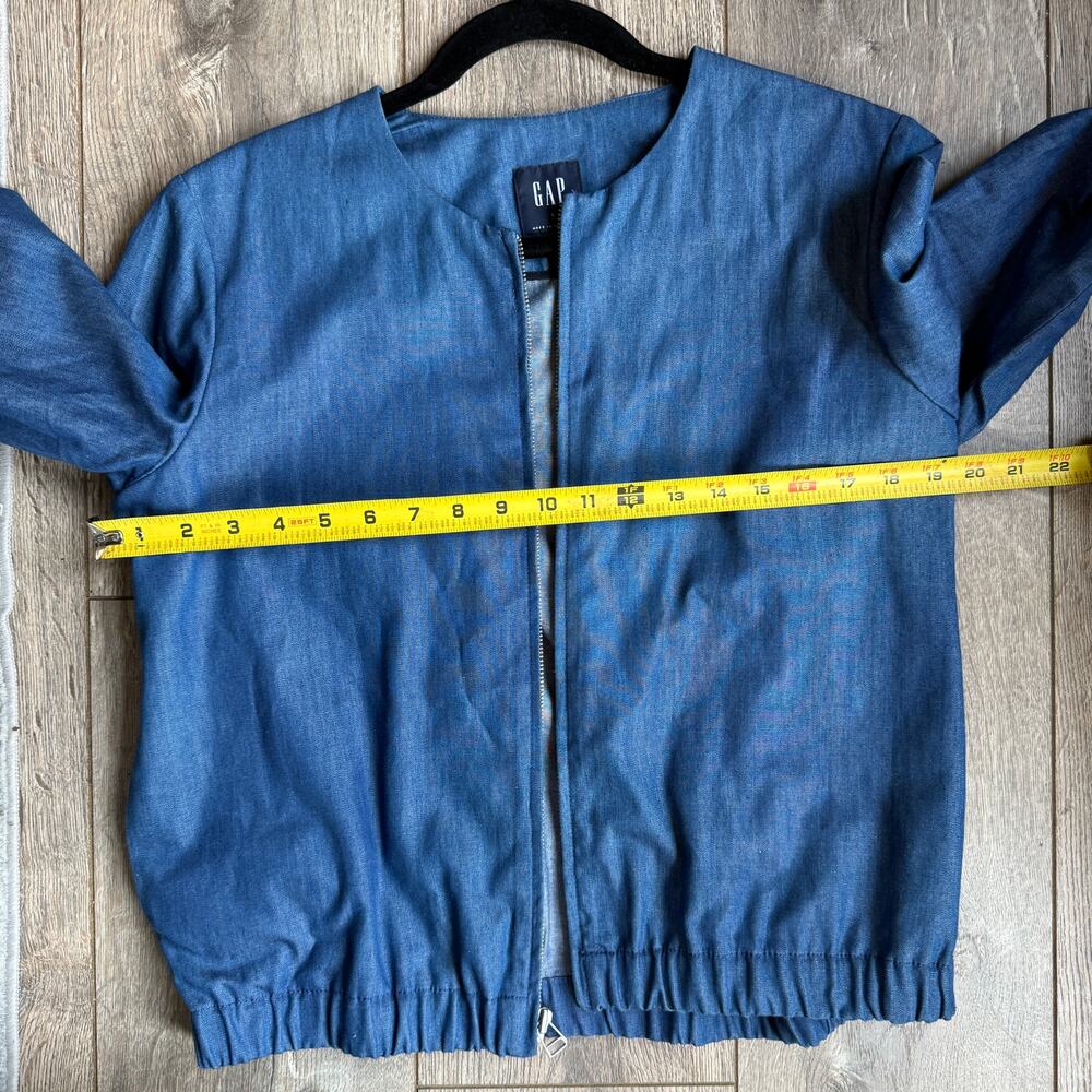 Gap Lightweight Denim Jacket Women’s Large Blue Zip Front Casual Elastic Hem - Picture 7 of 8